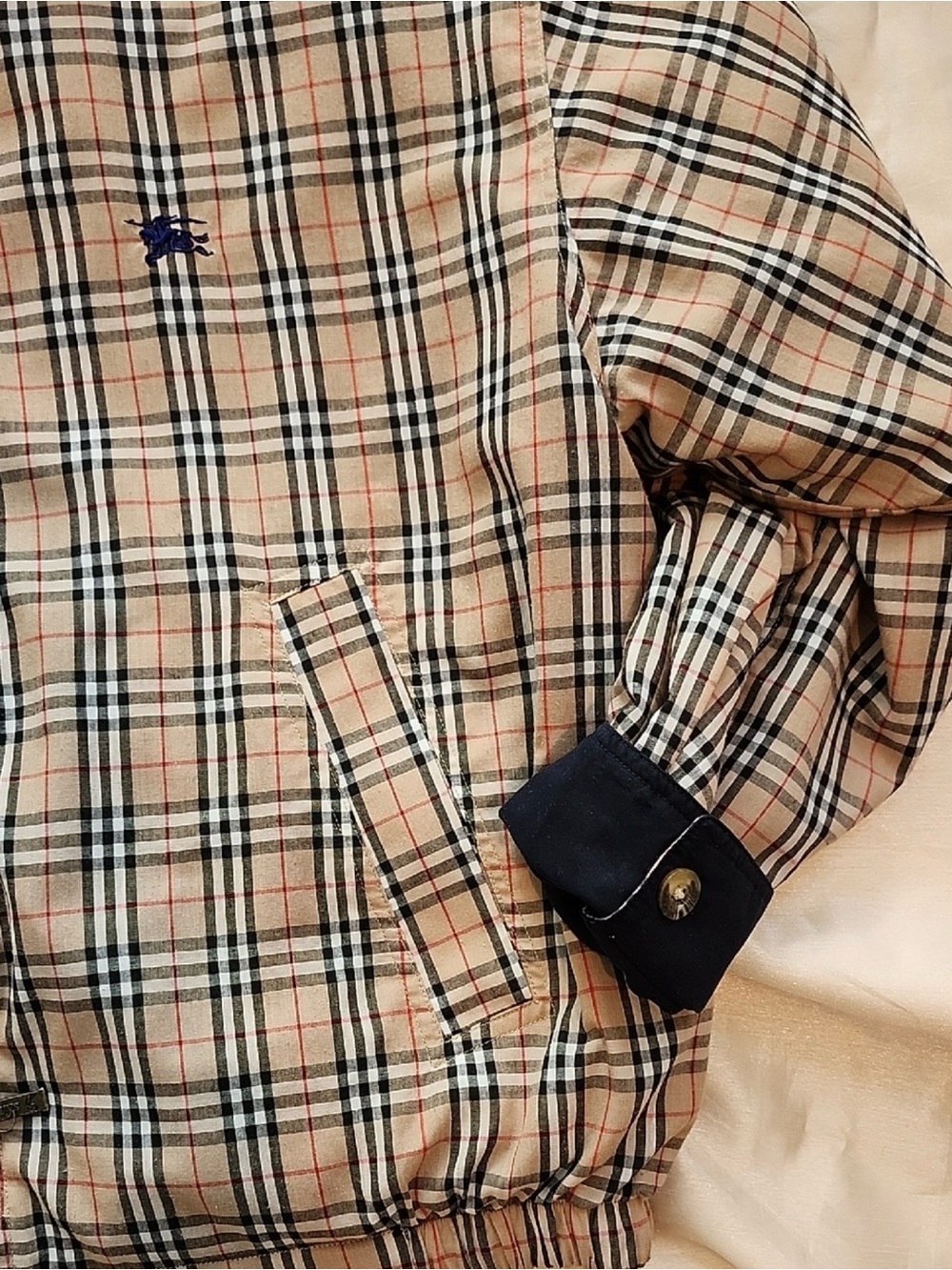 Burberry Beige Plaid Bomber Jacket with Black Trim - Picture 4 of 7